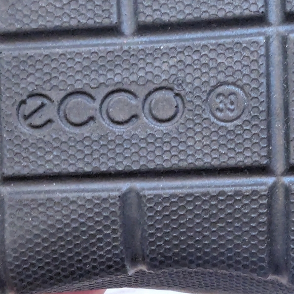 Ecco Size 39 Slip On Black Leather 8.5 US Size Excellent Condition - Picture 14 of 14